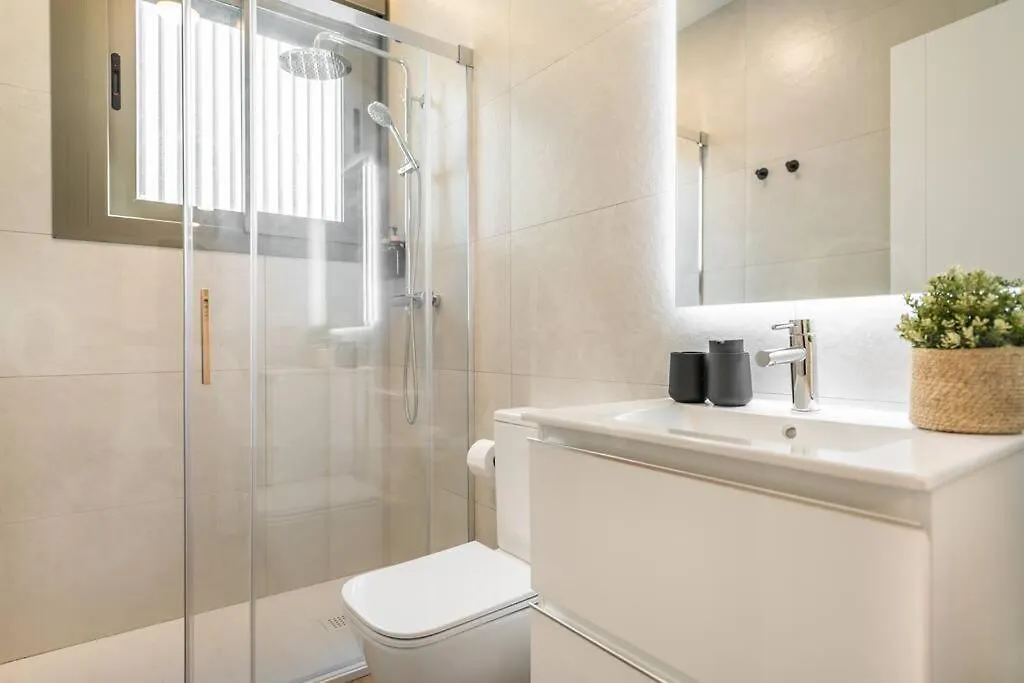 Enchanting And Bright Apartment Center By Rems Màlaga
