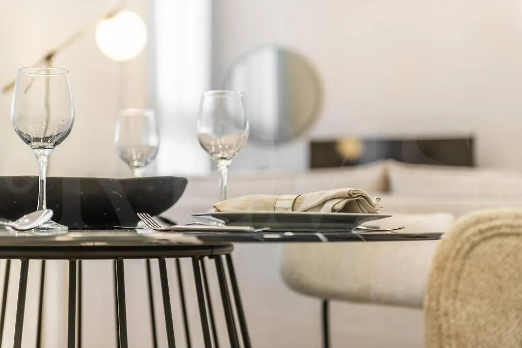 Enchanting And Bright Apartment Center By Rems Màlaga